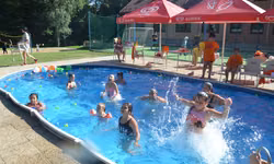 Aquagym nás všetkých veľmi baví.