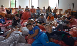 Pozeráme niečo o sile priateľstva. Tak lepšie pochopíme dnešnú tému.