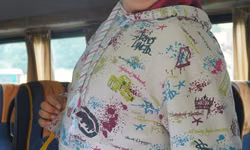 Nathan nastúpil do autobusu ako prvý.