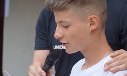 Čítame vstup do rádia, ktorý sme si pripravili.