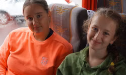 Saška a Linda vždy rady pomôžu tam, kde je treba.