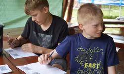 Do našich denníkov sme si zapisovali, čo sme každý jeden deň zažili.