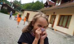Lenka je naše táborové slniečko. Ešte sme ju nevideli bez úsmevu na perách.