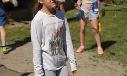 Zuzka rozmýšľa nad najlepšou taktikou.