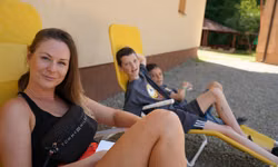 Viky si s chalanmi hneď na začiatku zahrala zoznamovaciu hru.