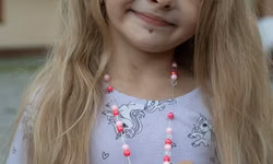 Máme tu aj táborovú Rapunzel.