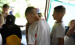 A môžeme spustiť autogramiádu.