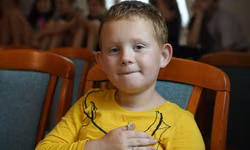 Adam zakričal, že vodu.